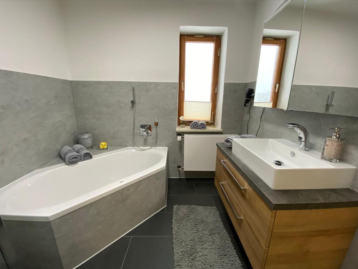 Mitten Im Bayerischen Wald-95M² Wohnung + *Netflix* Direkt Am Skilift! Schofweg Luaran gambar